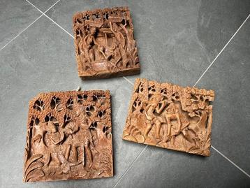 Indonesisch houtsnijwerk wandpaneel Indonesie handwerk  beschikbaar voor biedingen