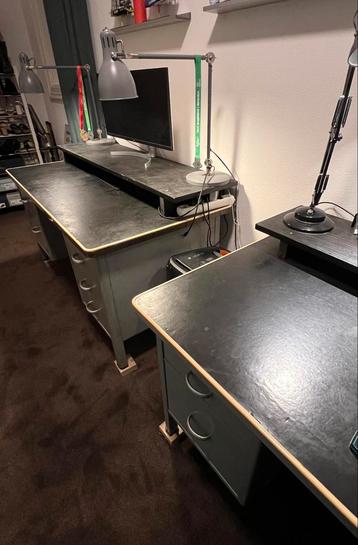 Vintage Gispen bureau - TU Delft beschikbaar voor biedingen