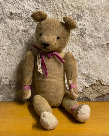 Brocante Antiek beer stro gevuld beschikbaar voor biedingen