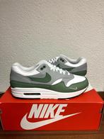 Nike Air Max 1 Spiral Sage	41, Kleding | Heren, Schoenen, Ophalen of Verzenden, Nieuw, Overige kleuren