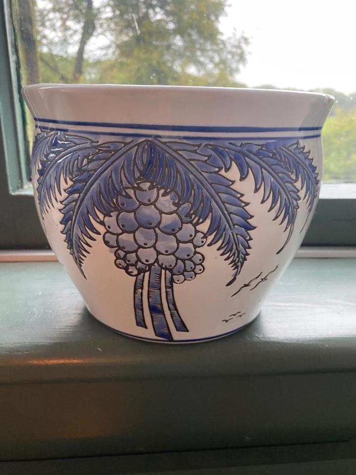 Grote Portugese cachepot blauw wit 25 cm hoog, Tuin en Terras, Bloempotten, Zo goed als nieuw, Aardewerk, Binnen, Minder dan 40 cm