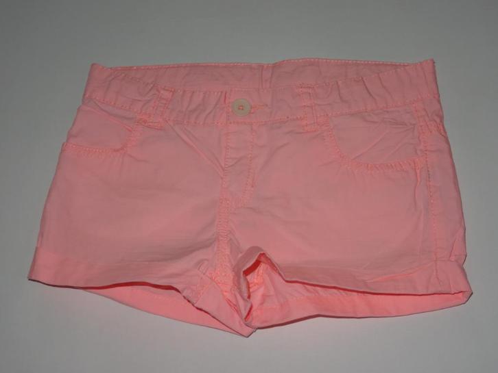 HEMA korte broek 146-152 in ~~nieuw~~ staat, Kinderen en Baby's, Kinderkleding | Maat 146, Zo goed als nieuw, Meisje, Broek, Verzenden