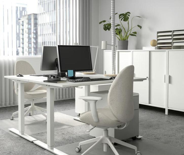 Bureau with Trotten sta/zit, Huis en Inrichting, Bureaus, Zo goed als nieuw, Bureau, In hoogte verstelbaar, Ophalen