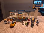 Playmobil luchthaven met verkeerstoren., Kinderen en Baby's, Speelgoed | Playmobil, Ophalen, Zo goed als nieuw, Complete set