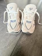 New Balance 9060 sneakers maat 30 beige zgan, Kinderen en Baby's, Kinderkleding | Schoenen en Sokken, Ophalen, Meisje, Schoenen