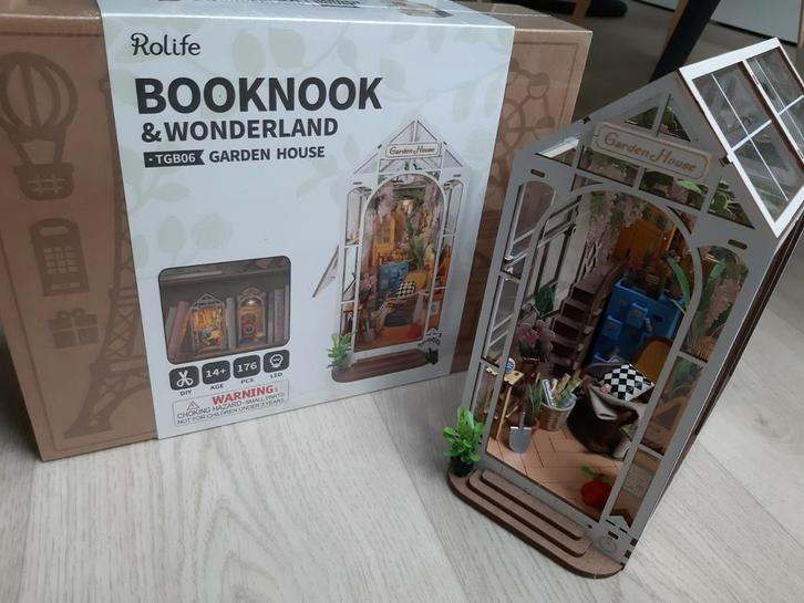 KORTING!   ROLIFE ROBOTIME BOOKNOOK Garden House TGB06, Hobby en Vrije tijd, Knutselen, Nieuw, Knutselwerk, Ophalen of Verzenden