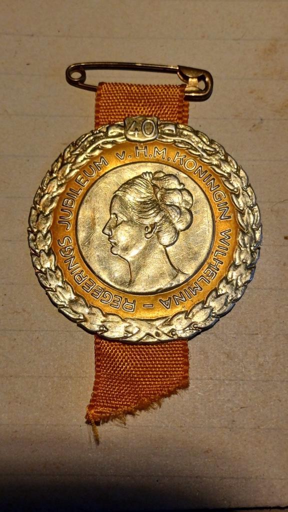 40 jaar regeringsjubileum Wilhelmina, Verzamelen, Koninklijk Huis en Royalty, Zo goed als nieuw, Ophalen of Verzenden