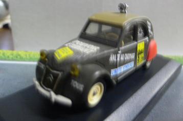 citroen 2cv -studentenrellen parijs mei 1968 -  1/43 beschikbaar voor biedingen