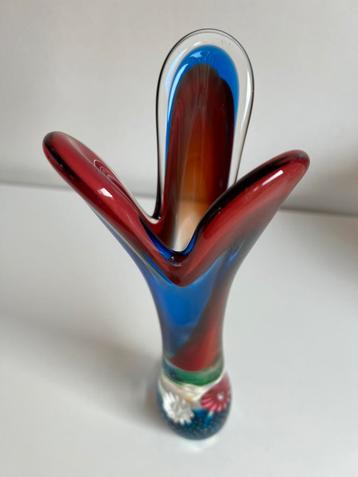 Vintage Murano Somerso Tulpvaas Rood Blauw Flowers 60’s beschikbaar voor biedingen