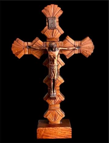 Tramp Art Crucifix beschikbaar voor biedingen