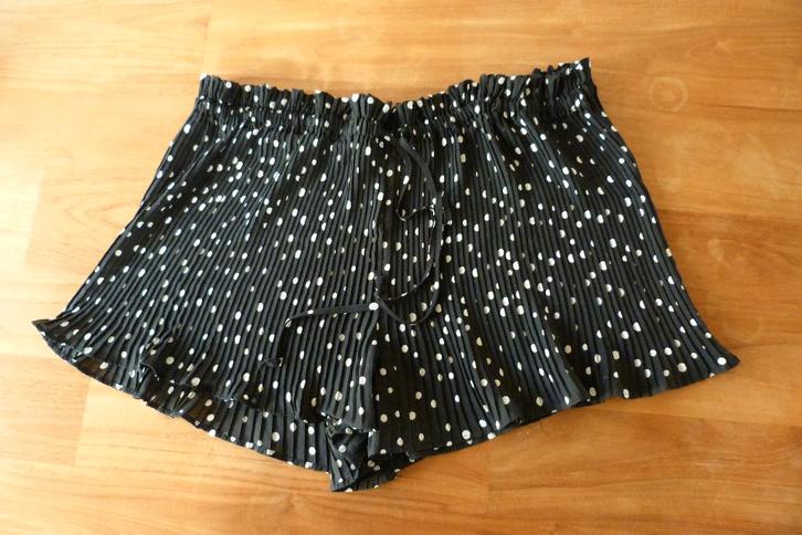 Rok-broekje, zwart met witte stippen, maat 42, Kleding | Dames, Rokken, Zo goed als nieuw, Maat 42/44 (L), Zwart, Boven de knie