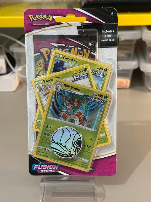 Fusion Strike Premium Checklane Blister Pokemon Sealed, Hobby en Vrije tijd, Verzamelkaartspellen | Pokémon, Nieuw, Boosterbox