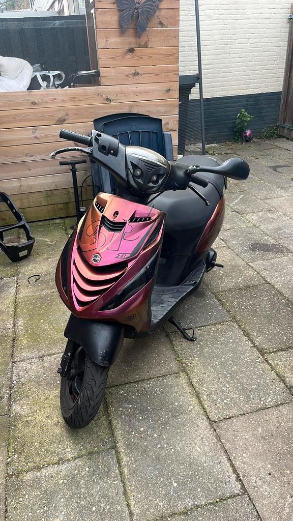 Zip 70cc, Fietsen en Brommers, Scooters | Piaggio, Zo goed als nieuw, Zip, Tweetakt, Ophalen