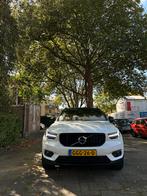 Volvo XC40 T5 Twin Engine Met 1 Jaar Garantie, Auto's, Volvo, 1800 kg, Zwart, 1712 kg, 179 pk