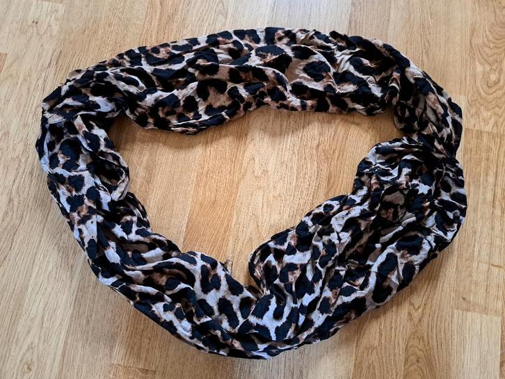 ronde Sjaal    jusa17, Kleding | Dames, Mutsen, Sjaals en Handschoenen, Zo goed als nieuw, Sjaal, Maat 42/44 (L), Ophalen of Verzenden