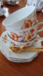 Viktoria kopjes en schoteltjes - 3 kopjes, 4 schotels, Huis en Inrichting, Keuken | Servies, Gebruikt, Ophalen of Verzenden, Overige stijlen