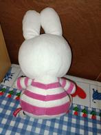 Nijntje knuffel met roze wit gestreept shirt met rammelaar, Ophalen of Verzenden, Konijn