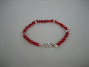 Bloedkoralen Baby armbandje met zilverstukken beschikbaar voor biedingen