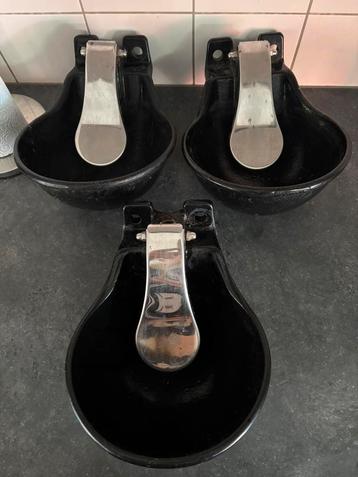 3 apple jack drinkbakken beschikbaar voor biedingen