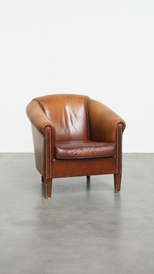 Tijdloze, cognac kleurige schapenleren clubfauteuil, Huis en Inrichting, Fauteuils, Gebruikt, Leer, 75 tot 100 cm, 75 tot 100 cm