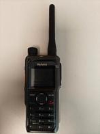 Hytera HP685 UHF DMR 5watt IP67 waterdicht incl tafellader, Telecommunicatie, Portofoons en Walkie-talkies, Met broekklem, Nieuw