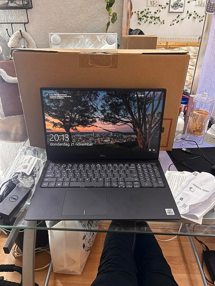 DELL Vostro 5000, Computers en Software, Windows Laptops, Zo goed als nieuw, 15 inch, SSD, Minder dan 2 Ghz, 8 GB, Ophalen of Verzenden