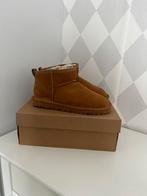 UGG mini chestnut nieuw in doos, Nieuw, Verzenden