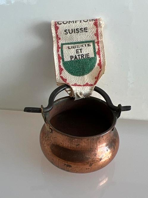 Koperen Potje met Zwitsers Vlaggetje einde WW2, Antiek en Kunst, Antiek | Koper en Brons, Koper, Ophalen of Verzenden