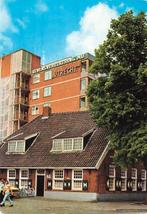 Emmen, Moderne Hoofdstraat met Oude Boerderij, Ophalen of Verzenden, 1980 tot heden, Gelopen, Drenthe