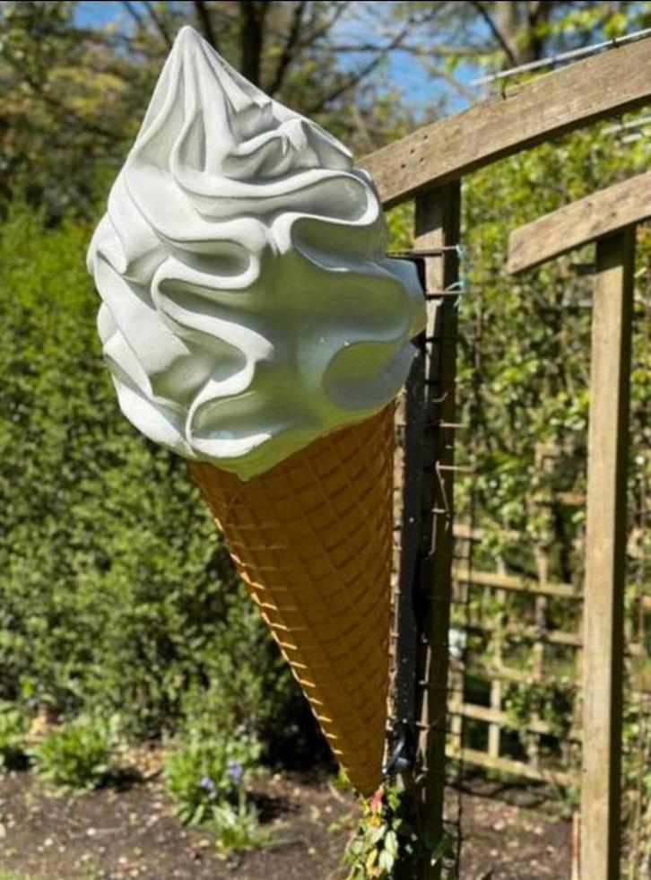 Hangende softijs stoepbord gevel ijsco Ijshoorn, Tuin en Terras, Tuinbeelden, Zo goed als nieuw, Ophalen