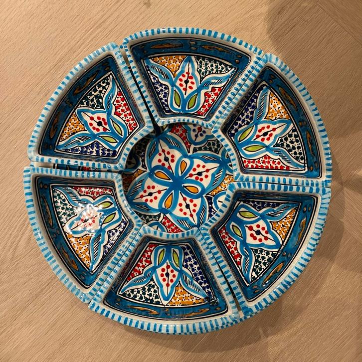 Tapas schaal + 6 schaaltjes - Handgemaakt Tunesië, Huis en Inrichting, Keuken | Servies, Zo goed als nieuw, Schaal of Schalen