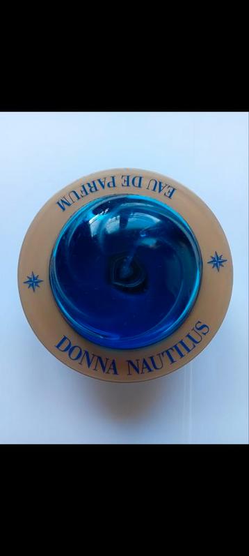 Donna Nautilus parfum beschikbaar voor biedingen