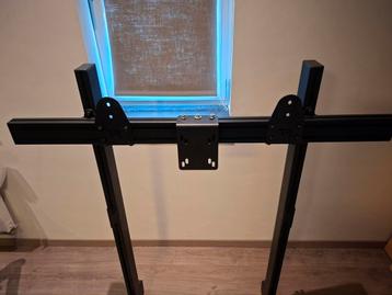 Track racer Monitorstand. beschikbaar voor biedingen