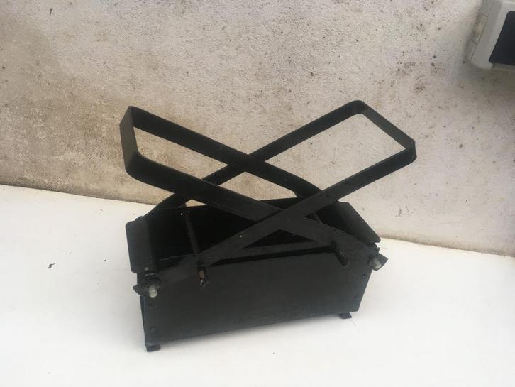 pers voor het maken van papierbriketten gebruikt, Tuin en Terras, Haardhout, Blokken, Minder dan 3 m³, Ophalen of Verzenden