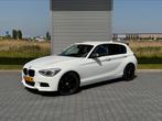 BMW | 1-Serie l F20 | 118i | 170PK | Alpinweiss | trekhaak, Auto's, Origineel Nederlands, Te koop, 5 stoelen, 1270 kg