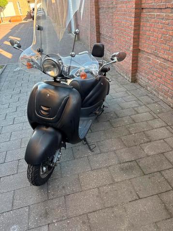 AGM Retro Scooter beschikbaar voor biedingen