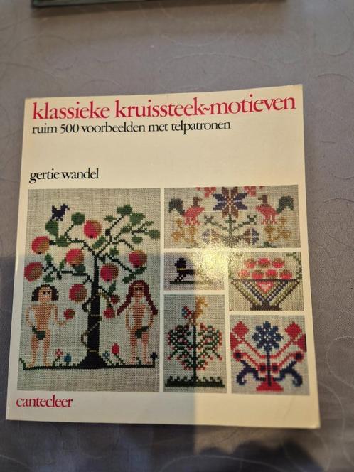 Klassieke kruissteekmotieven, Hobby en Vrije tijd, Borduren en Borduurmachines, Zo goed als nieuw, Overige typen, Handborduren