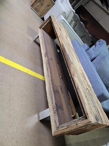 Industriële TV-meubel – robuust hout met stalen poten beschikbaar voor biedingen