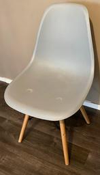 Gratis grijze stoel ophalen, Huis en Inrichting, Stoelen, Ophalen, Gebruikt, Hout, Eén
