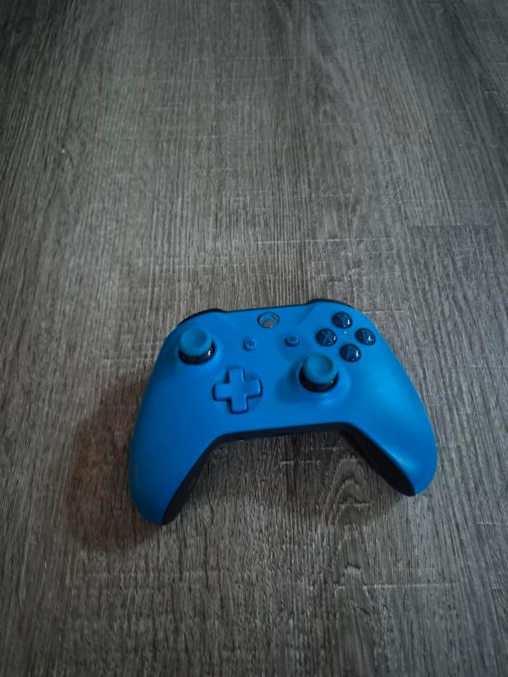 XBOX ONE CONTROLLER BLUE | XBOX ONE, Spelcomputers en Games, Spelcomputers | Xbox One, Zo goed als nieuw, 1 TB, Ophalen of Verzenden