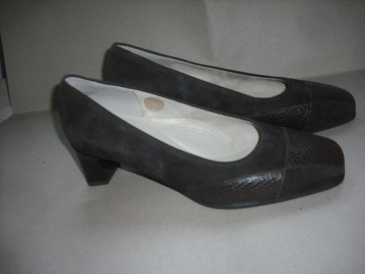 pumps met laag hakje maat 39  merk : ARA, Kleding | Dames, Schoenen, Zo goed als nieuw, Pumps, Bruin, Ophalen of Verzenden
