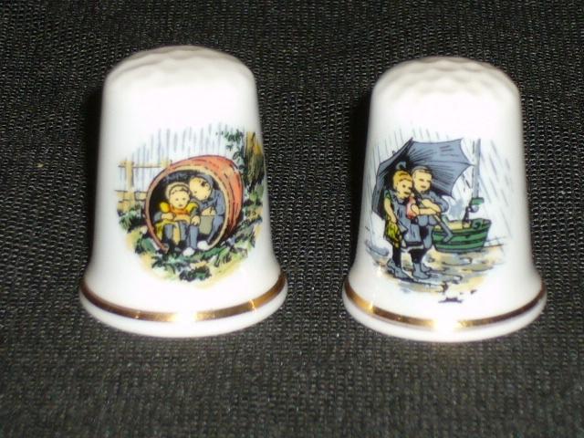 Ot & Sien Porselein Vingerhoedjes 2x, Verzamelen, Beelden en Beeldjes, Zo goed als nieuw, Dier, Ophalen