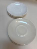 Set vintage Arcopal schoteltjes wit creme 6 stuks, Huis en Inrichting, Keuken | Servies, Ophalen of Verzenden, Zo goed als nieuw