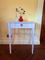 Vintage lila sidetable, Huis en Inrichting, Tafels | Sidetables, Gebruikt, 50 tot 100 cm, Ophalen of Verzenden, Overige houtsoorten