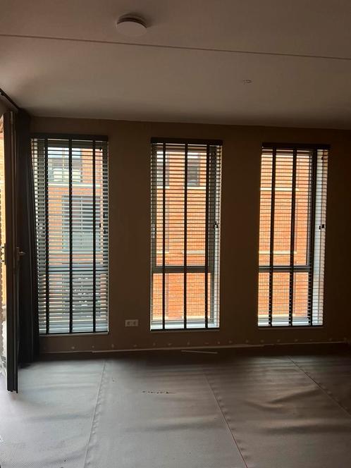 Houten jaloezieën met nerf VENETA !!MOET SNEL WEG!!, Huis en Inrichting, Stoffering | Gordijnen en Lamellen, Zo goed als nieuw