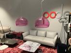 Kartell Fly hanglamp roze (2x), vraagprijs per stuk, Huis en Inrichting, Lampen | Hanglampen, Ophalen, Kunststof, Minder dan 50 cm
