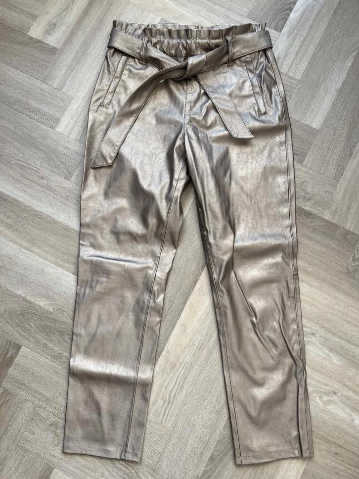 Knitted broek model Replika kleur goud maat L, Kleding | Dames, Broeken en Pantalons, Zo goed als nieuw, Maat 42/44 (L), Overige kleuren