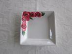 Bassano italy vierkantige tomatenschaal D23cm bij 23cm H4cm, Overige materialen, Ophalen of Verzenden, Overige stijlen, Schaal of Schalen