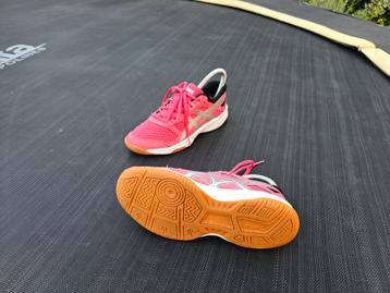 Asics Gel-Flare binnensport schoenen  in maat 35 beschikbaar voor biedingen