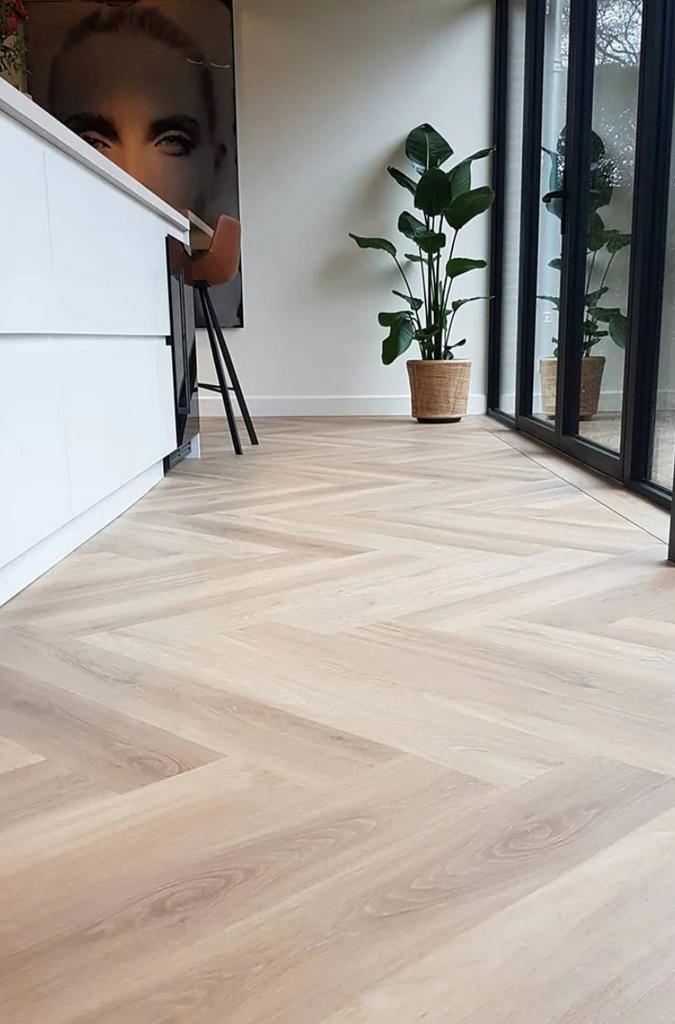 VLOERENLEGGER, LAMINAAT, PVC LEGGEN EGALISEREN - VISGRAAT, Diensten en Vakmensen, Vloerleggers en Parketteurs, Laminaat of Parket